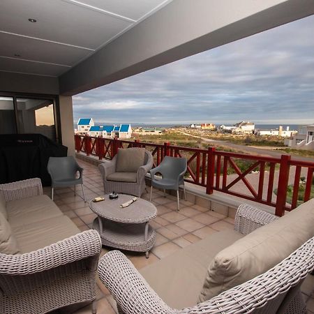 Van Den Berg'S Guesthouse Bettys Bay Exterior photo