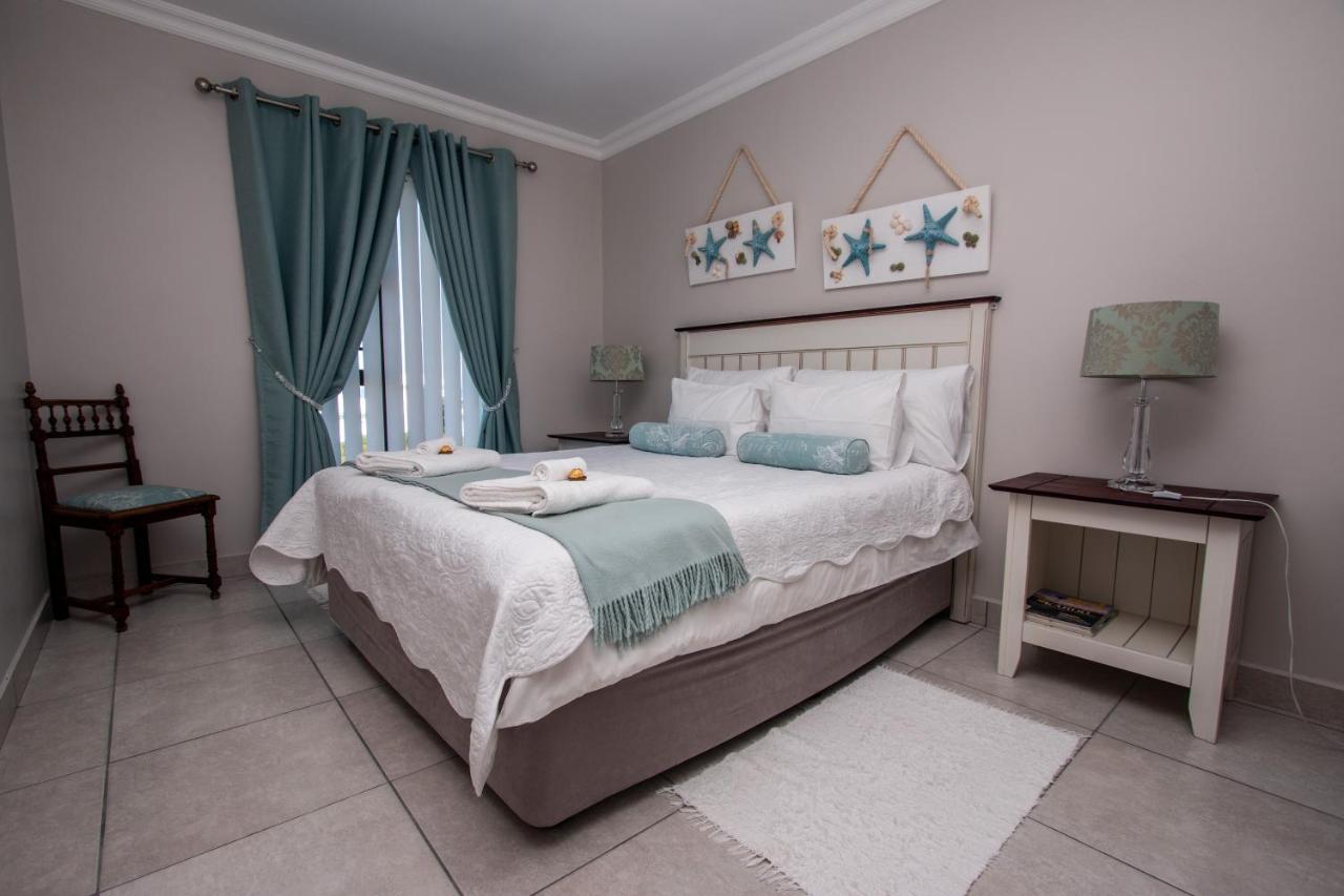 Van Den Berg'S Guesthouse Bettys Bay Exterior photo